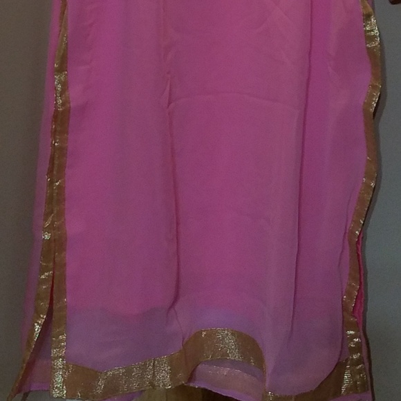 Pink beautiful flowy kurti with gold work - Picture 3 of 3